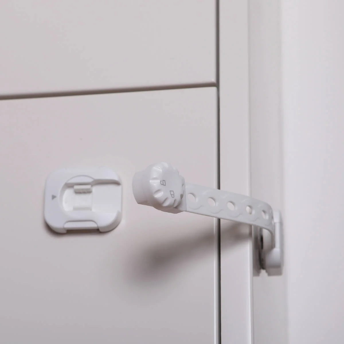 Dreambaby Twist N Lock - 6 Pack - Image 3