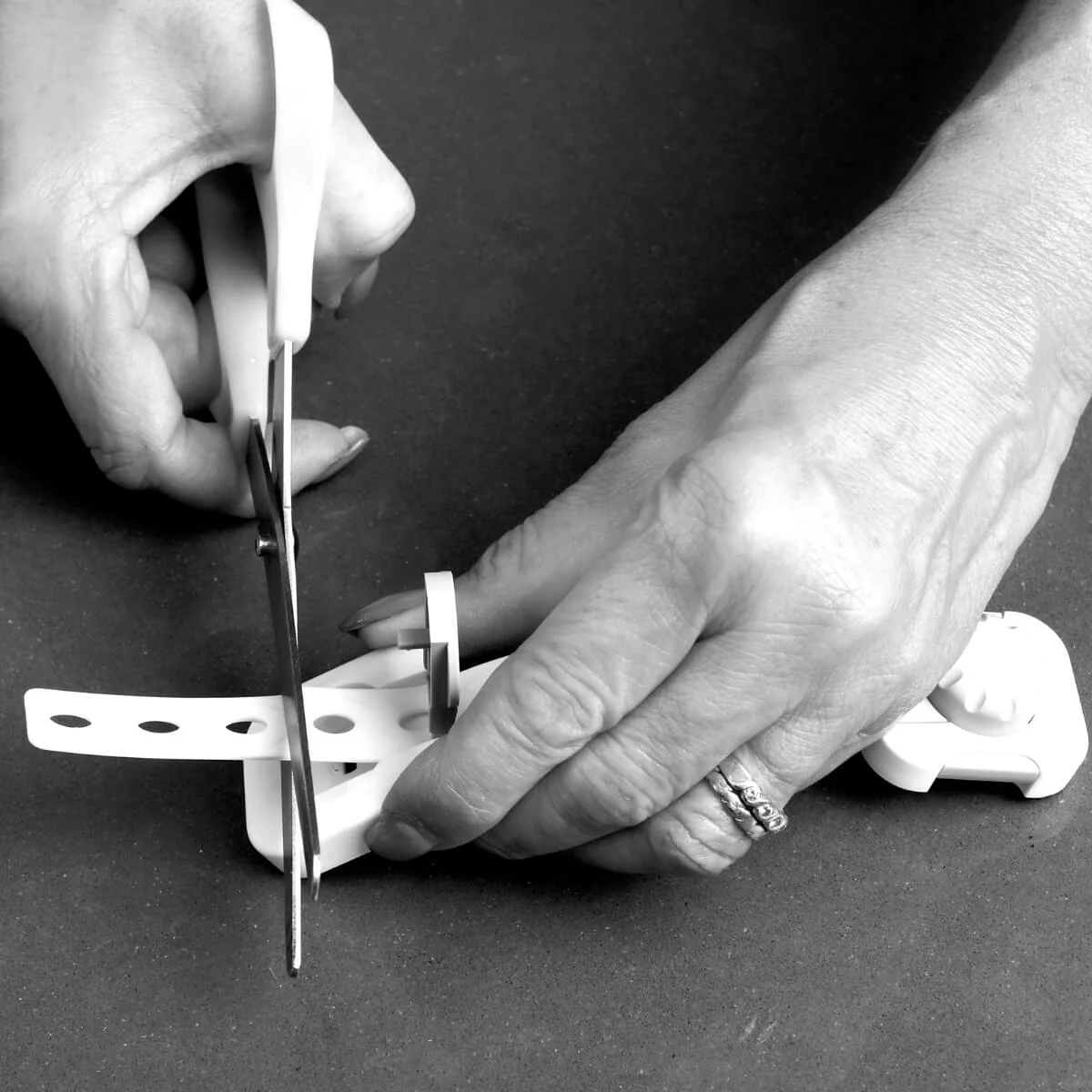 Dreambaby Twist N Lock - 6 Pack - Image 5