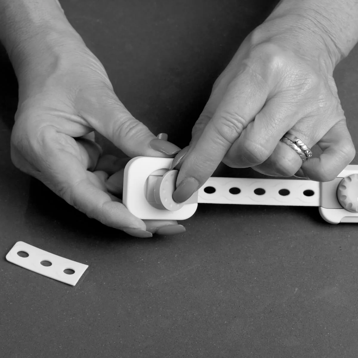 Dreambaby Twist N Lock - 6 Pack - Image 6