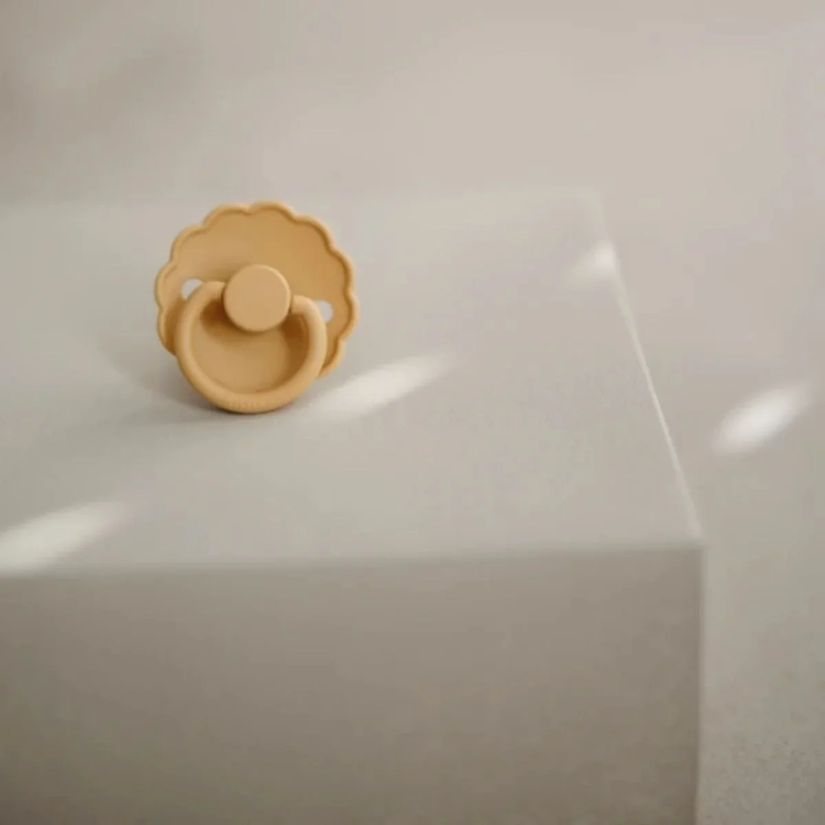 FRIGG Daisy Latex Pacifier - 2 Pack - Image 12