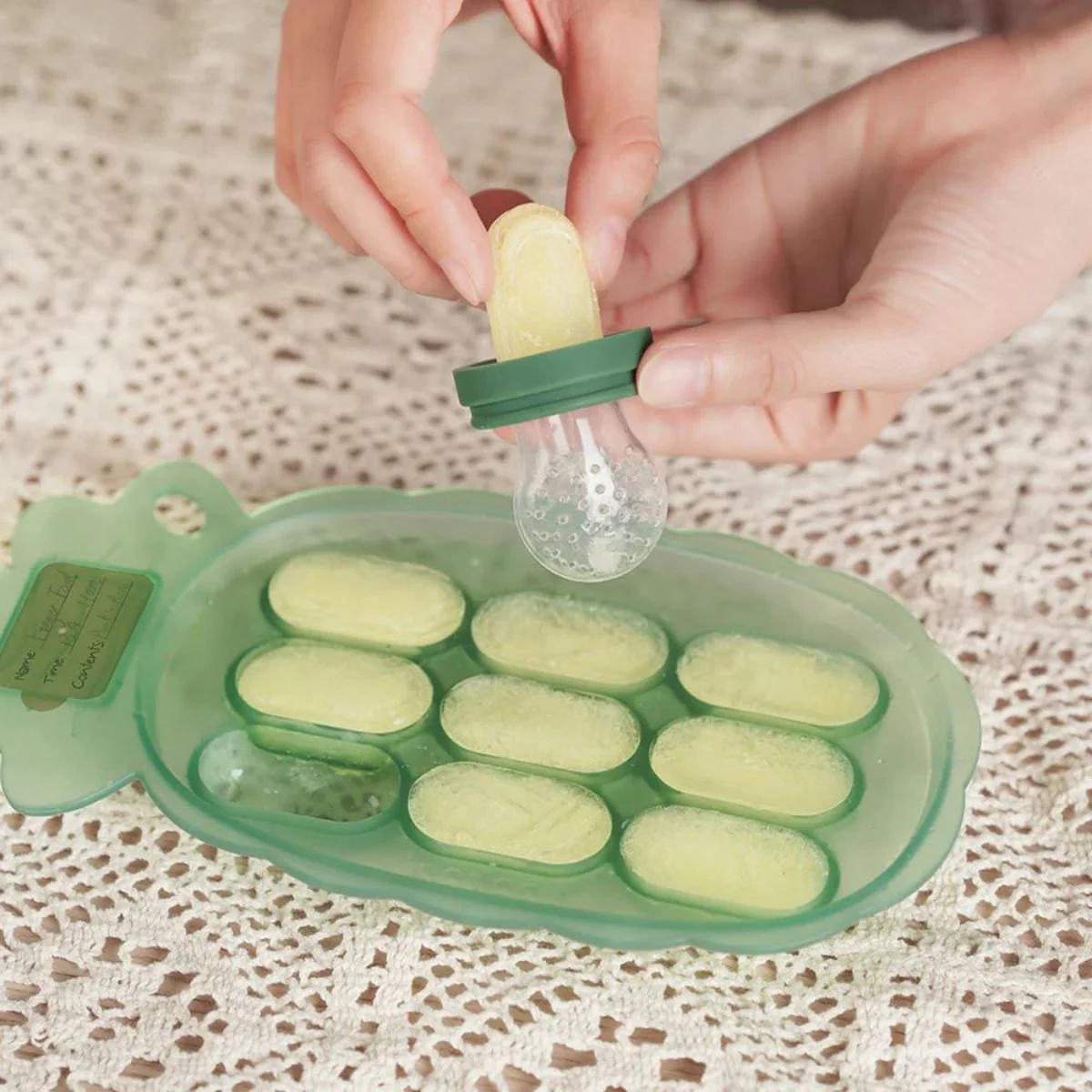 Haakaa Flower Fresh Food Feeder - Image 7