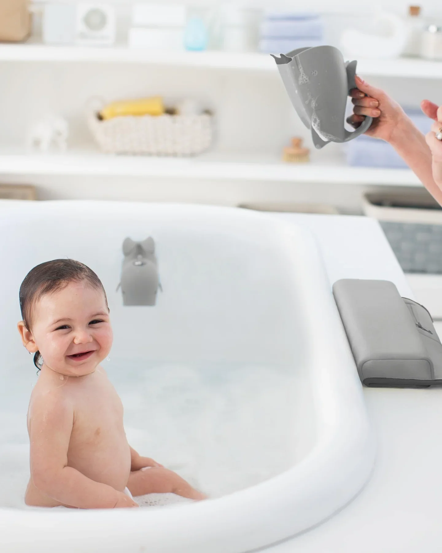 Skip Hop Moby Waterfall Rinser - Grey - Image 4